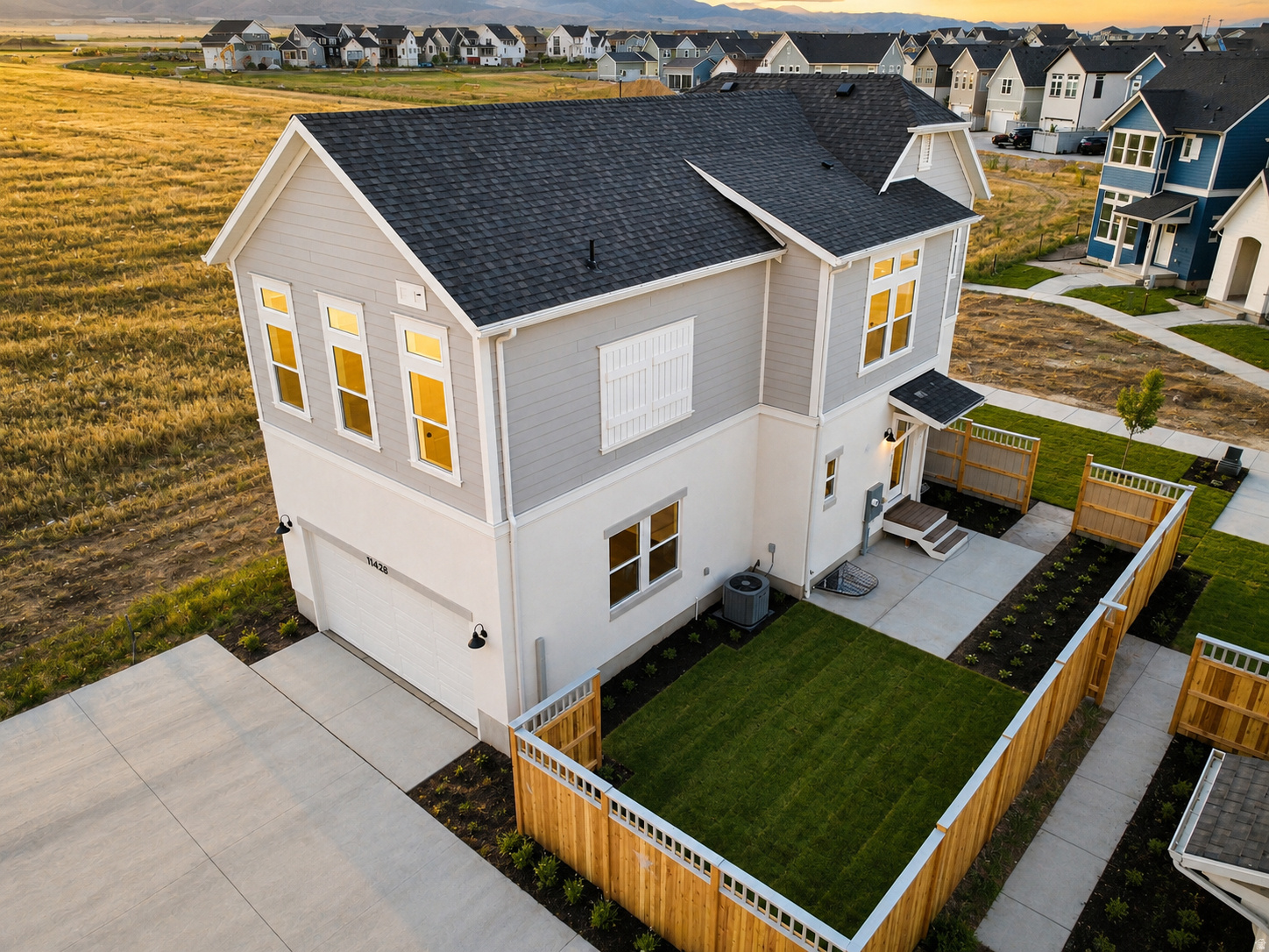 DAYBREAK - Residential