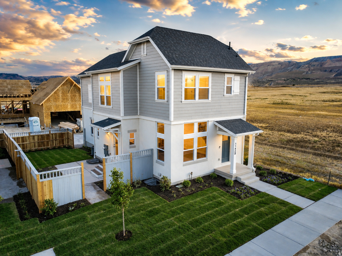 DAYBREAK - Residential