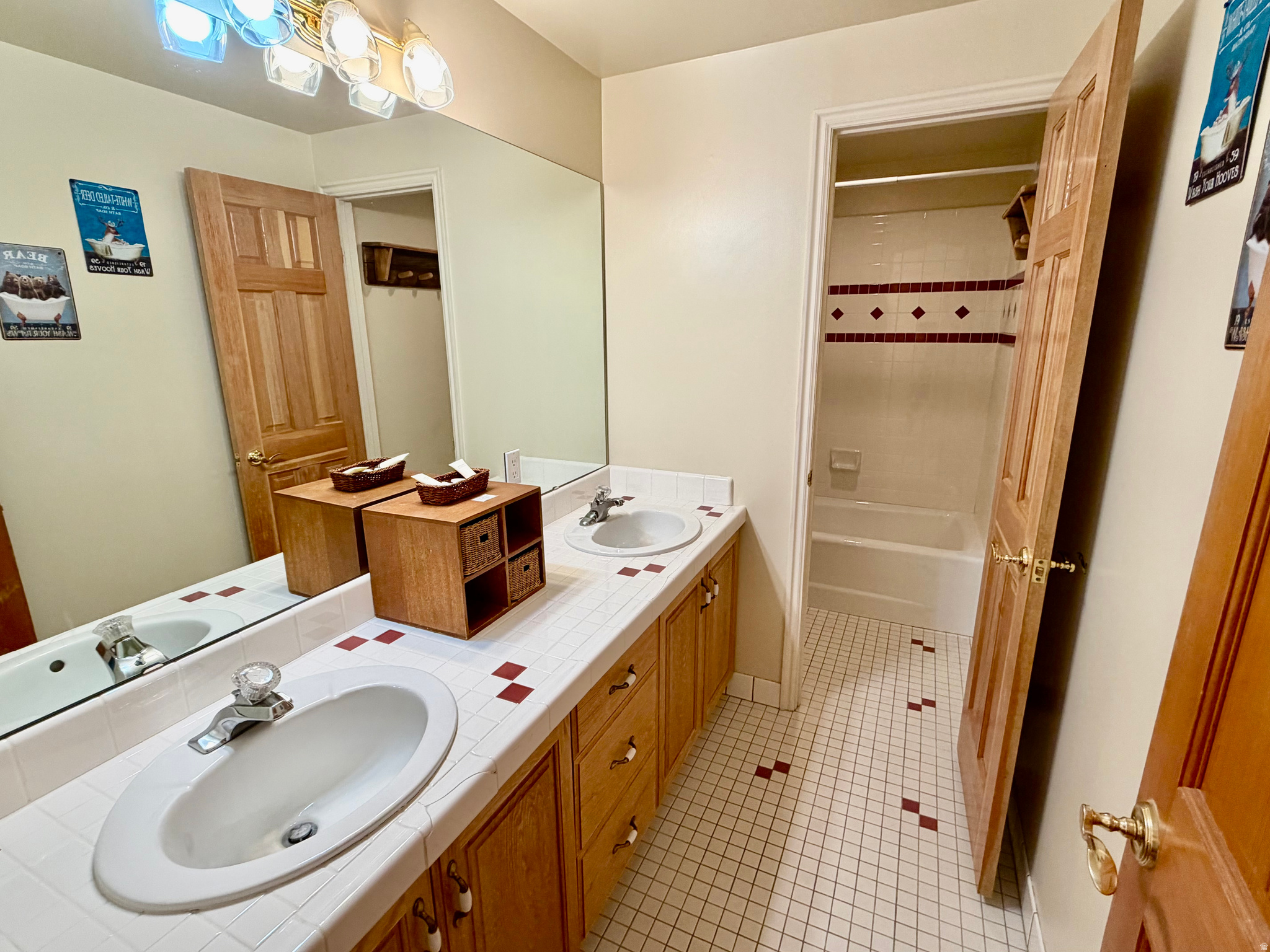 DANIEL SUMMIT RESORT - Commercial Sale