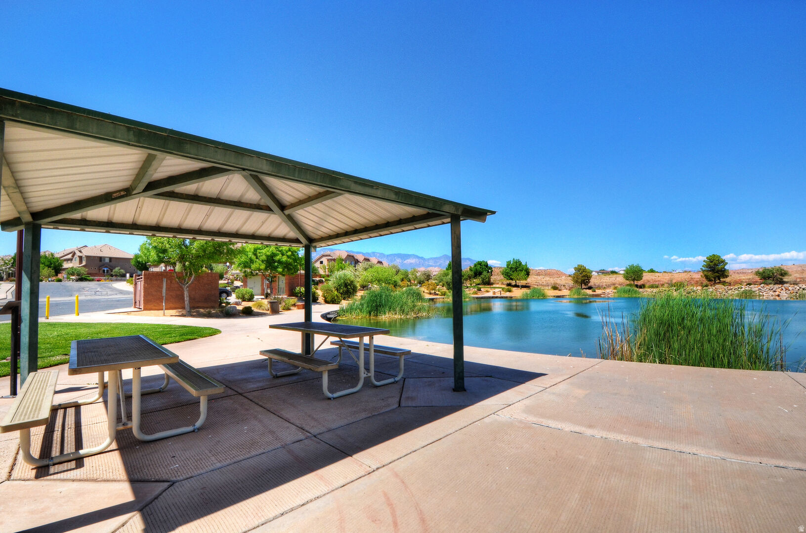 CORAL RIDGE TOWNHOMES PH 3-A - Residential