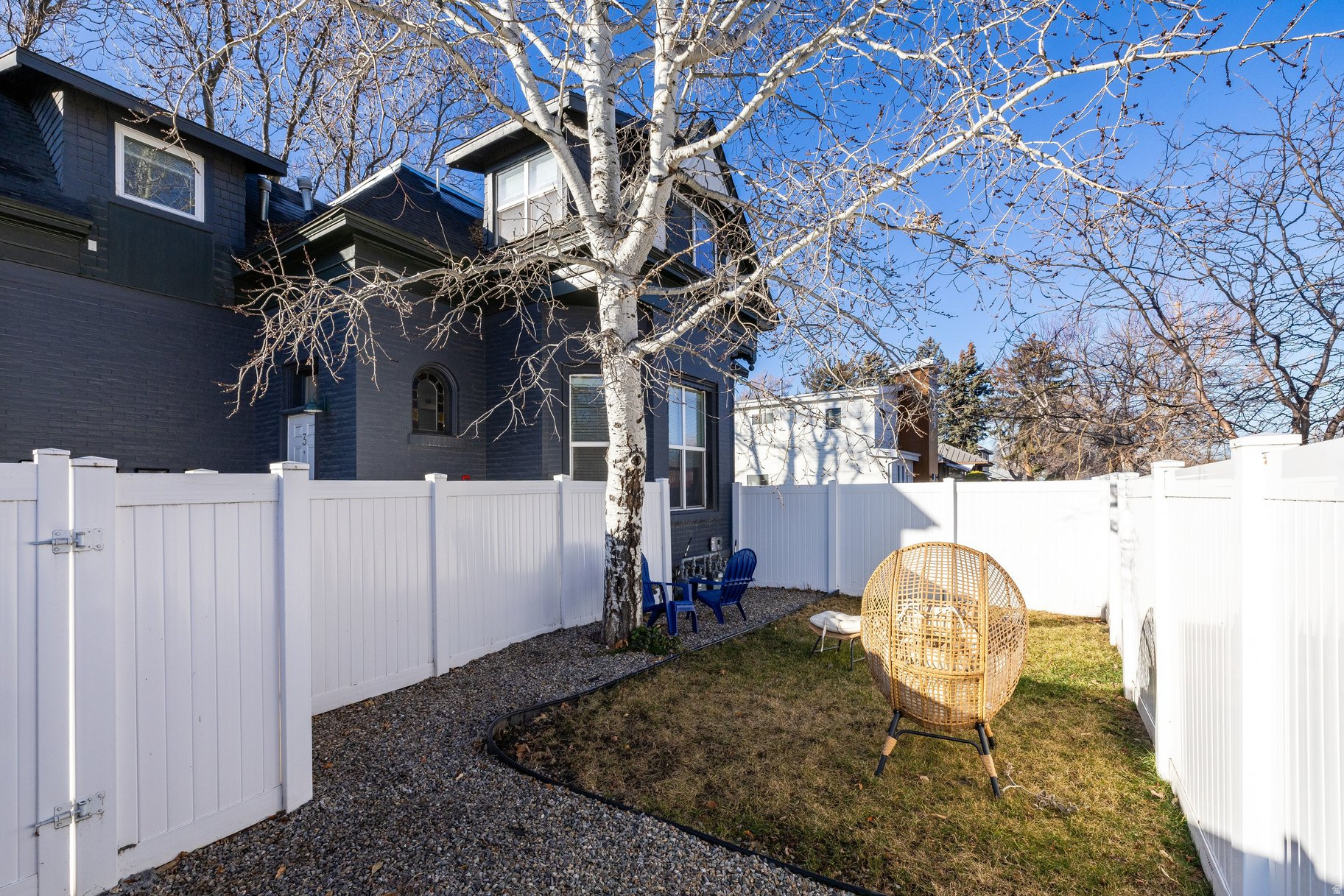 FIVE ACRE - Residential