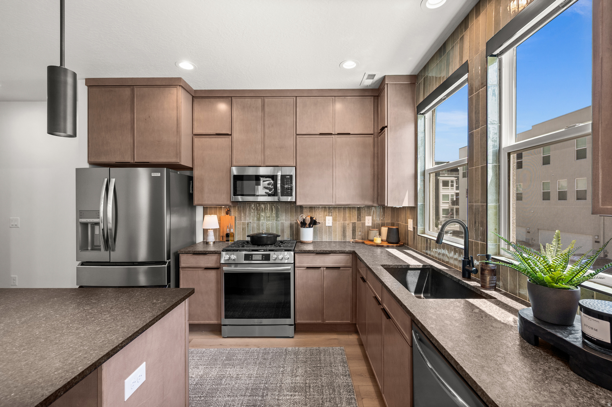 FARMINGTON STATION - Residential