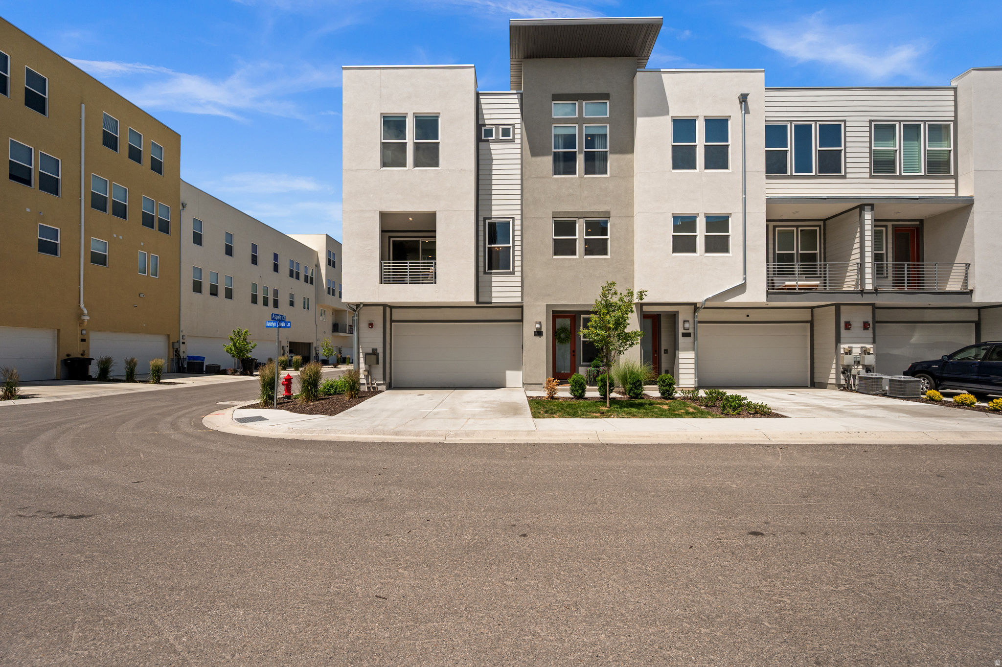 FARMINGTON STATION - Residential