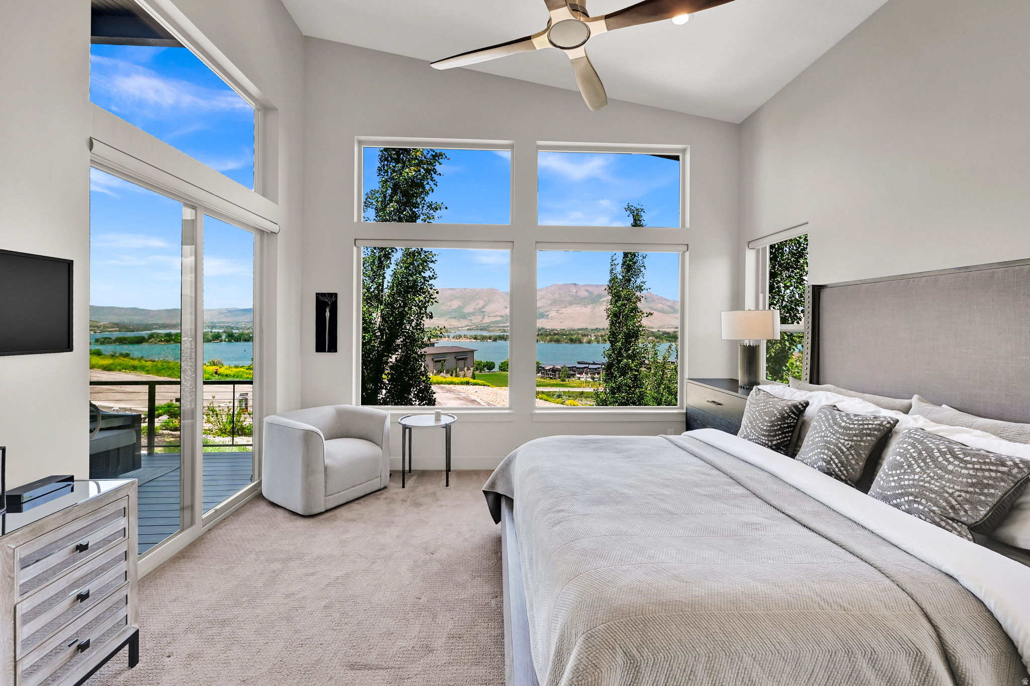 EDGEWATER CHALETS - Residential