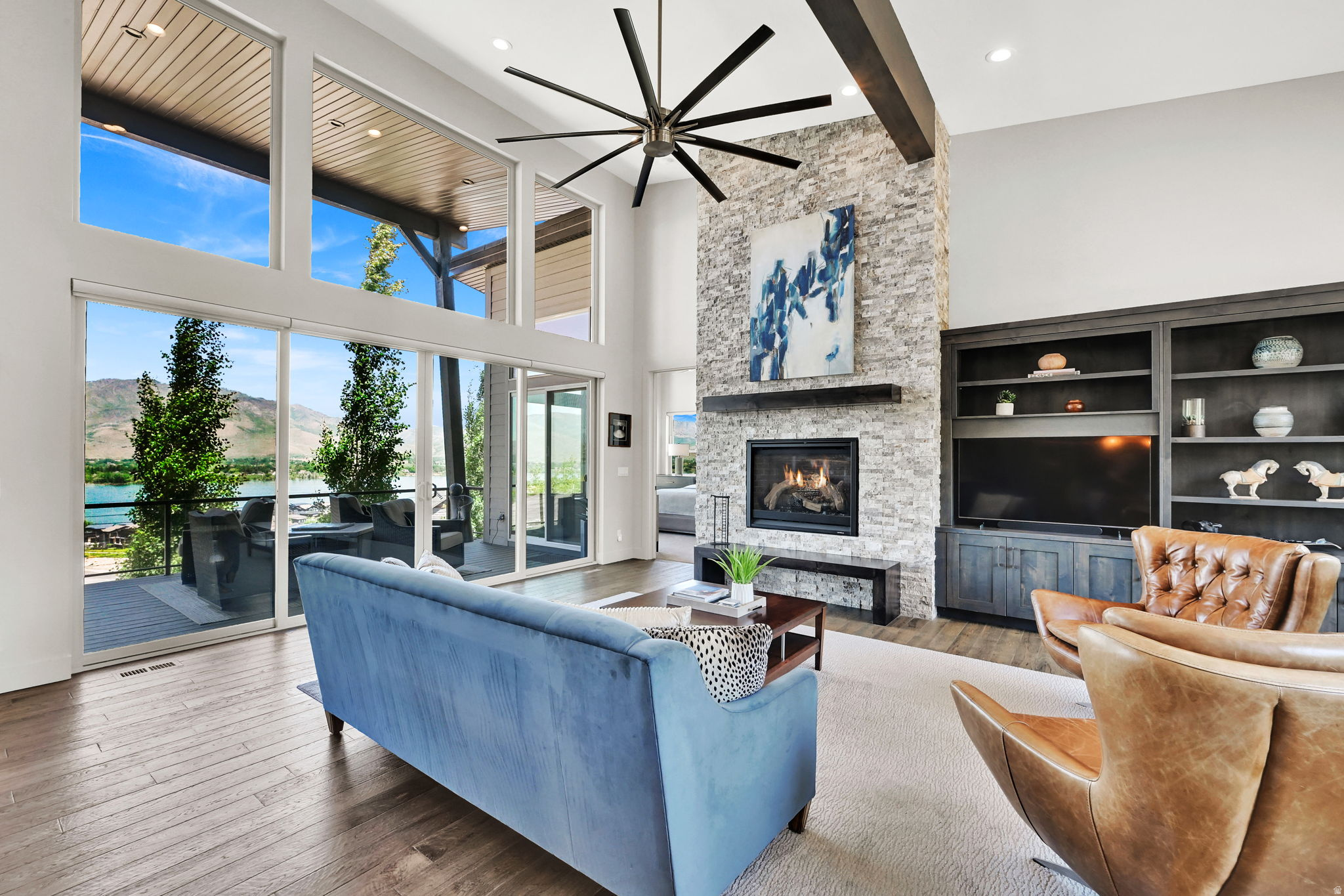 EDGEWATER CHALETS - Residential