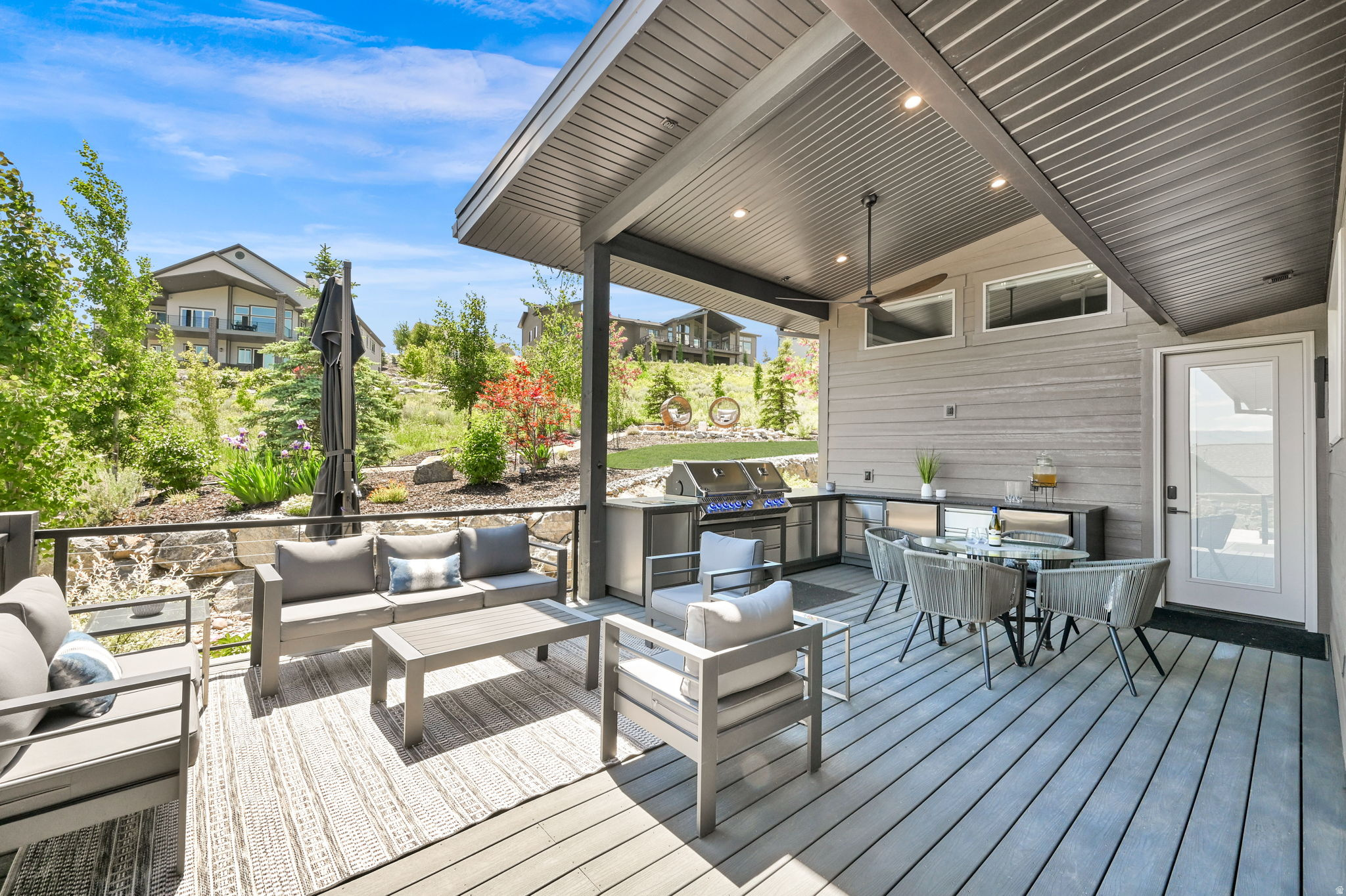 EDGEWATER CHALETS - Residential