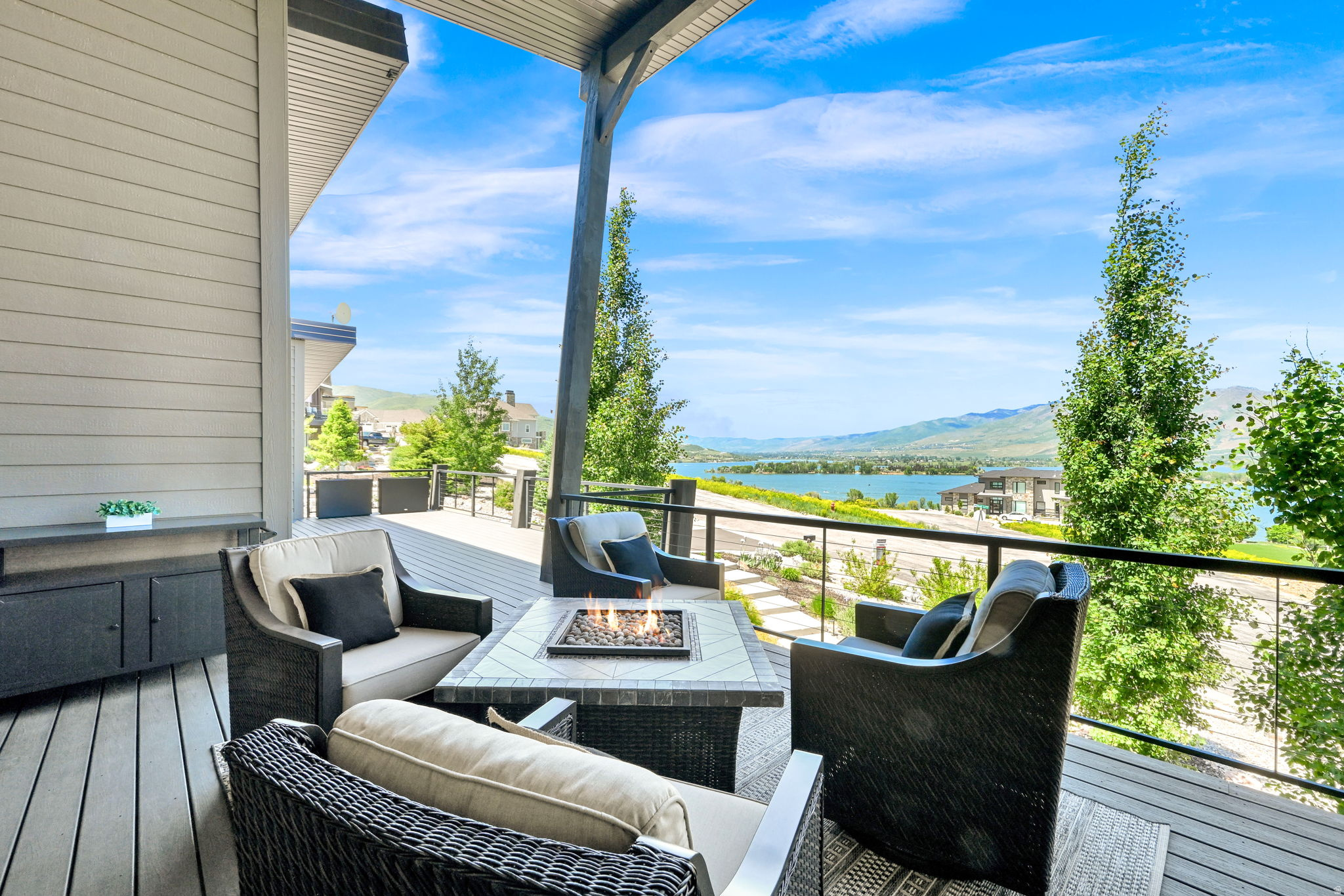 EDGEWATER CHALETS - Residential