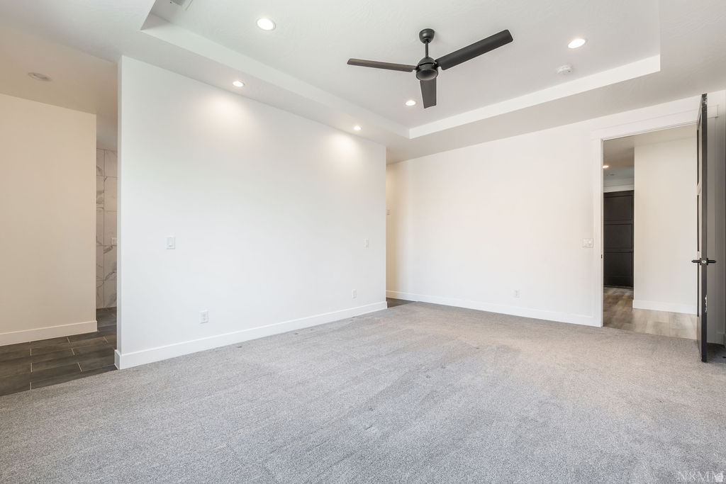 NICHOLS PEAK - Residential