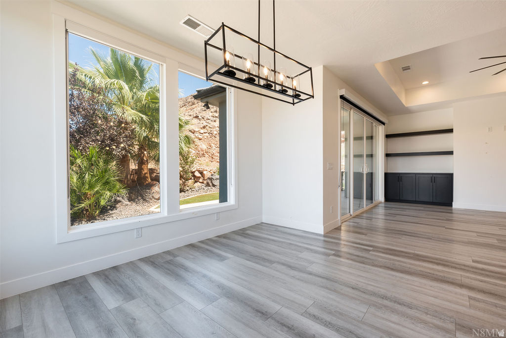 NICHOLS PEAK - Residential