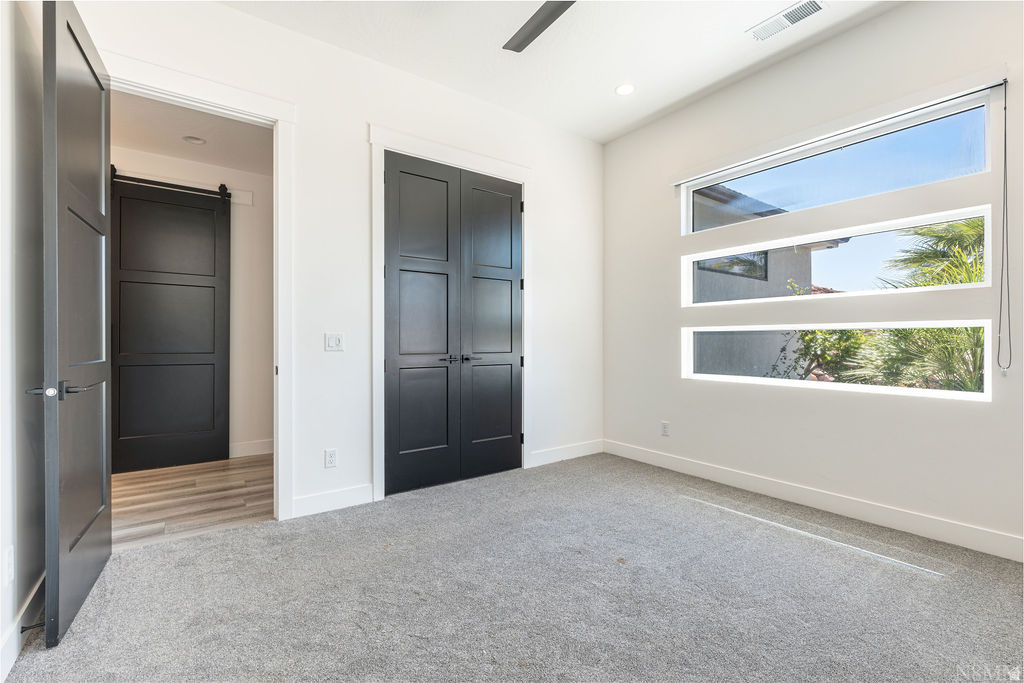 NICHOLS PEAK - Residential