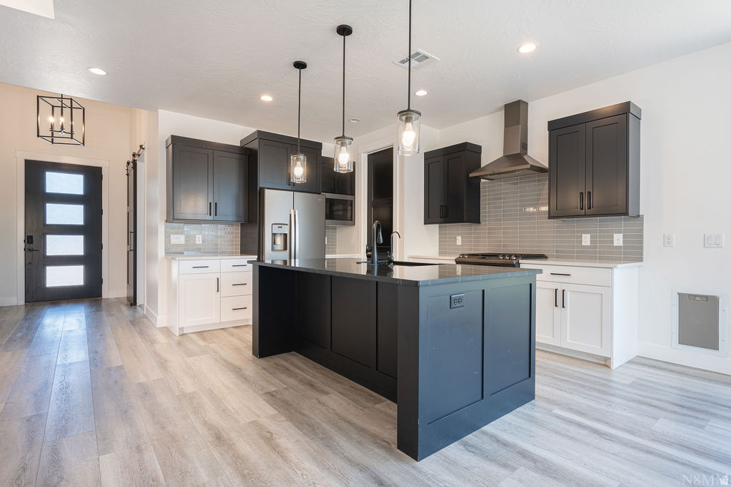 NICHOLS PEAK - Residential