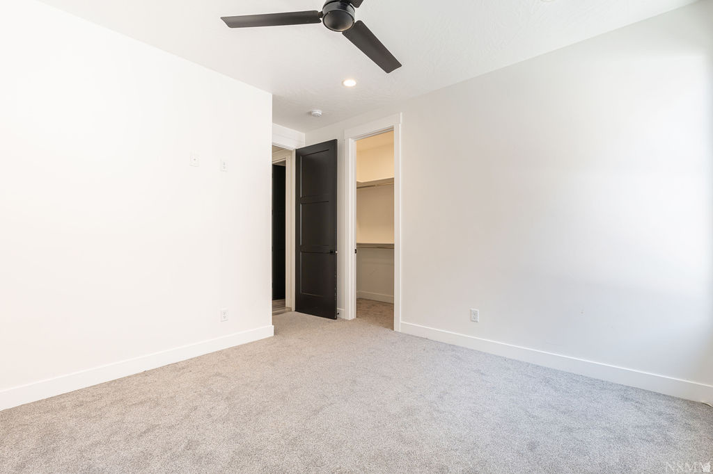 NICHOLS PEAK - Residential