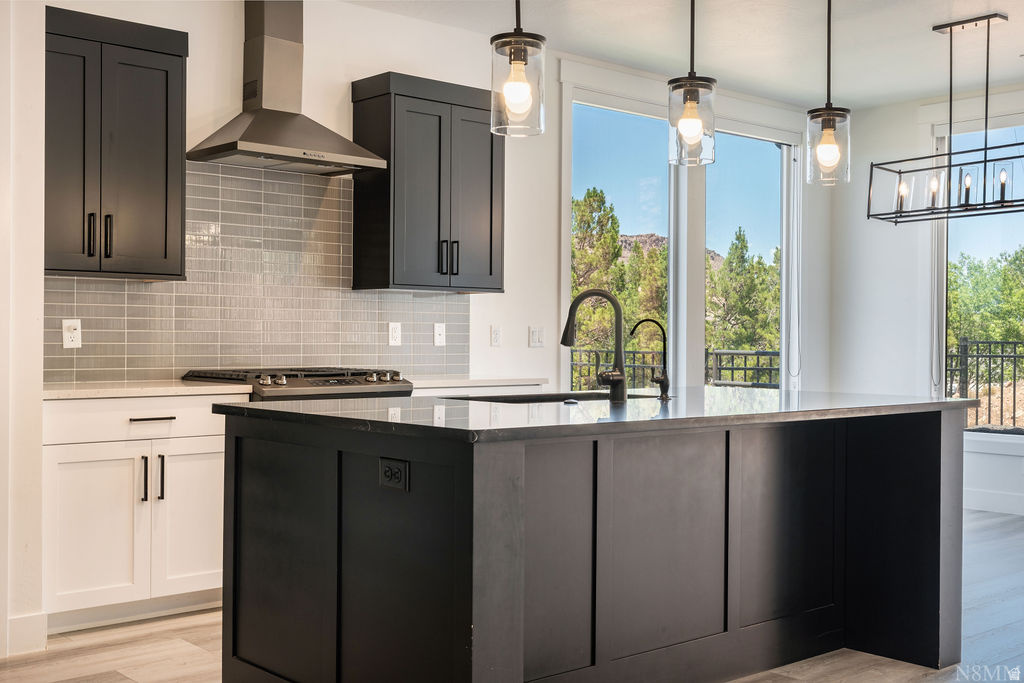 NICHOLS PEAK - Residential