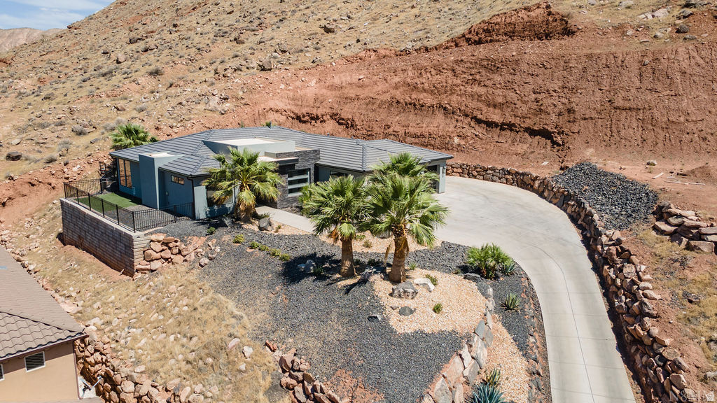 NICHOLS PEAK - Residential