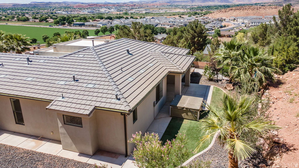 NICHOLS PEAK - Residential