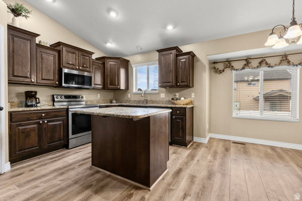 WILLOW BROOK - Residential