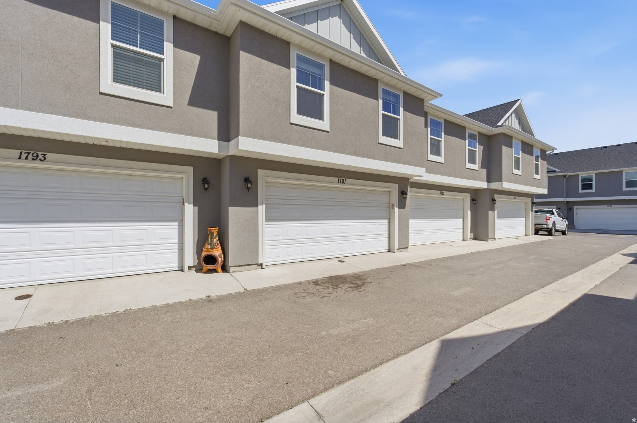 ARROWHEAD PARK - Residential