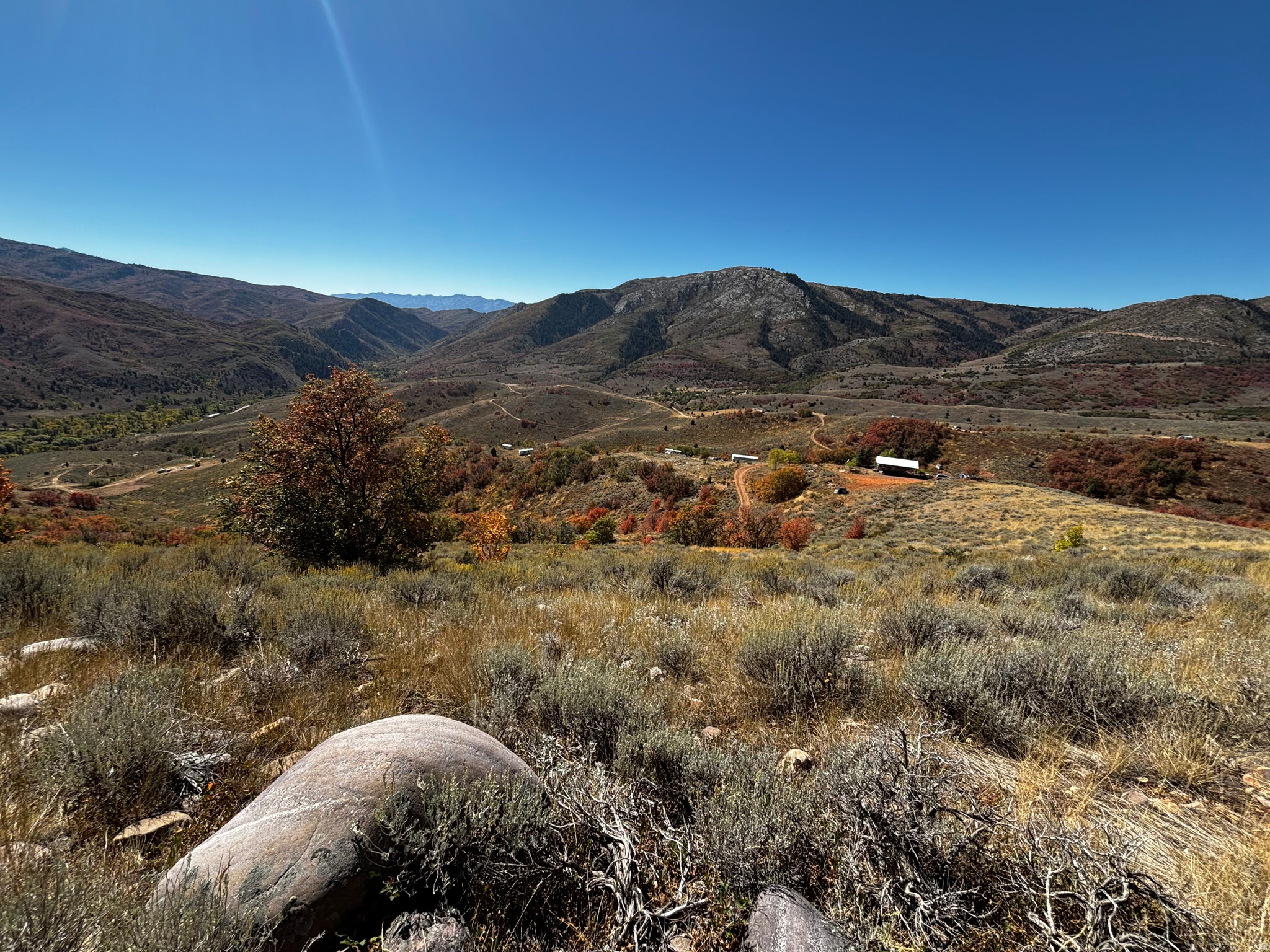 Top-of-the-mountain 2.76 acre premium lot in Evergreen Park Huntsville, UT with breathtaking 360 views. Set at nearly 7,000 ft, enjoy cool summers, peaceful surroundings, and stunning Wasatch Back scenery. Just 11 miles from Huntsville and minutes to Pineview and Causey Reservoirs, South Fork River, and 3 ski resorts. Endless recreation including hiking, biking, kayaking, fishing, snowmobiling, and ATV riding. No HOA, with Weber County guidelines. Power, well & septic needed future build. Ideal for a private retreat & camping getaway 1 hour from Salt Lake and 40 mins to Ogden City.