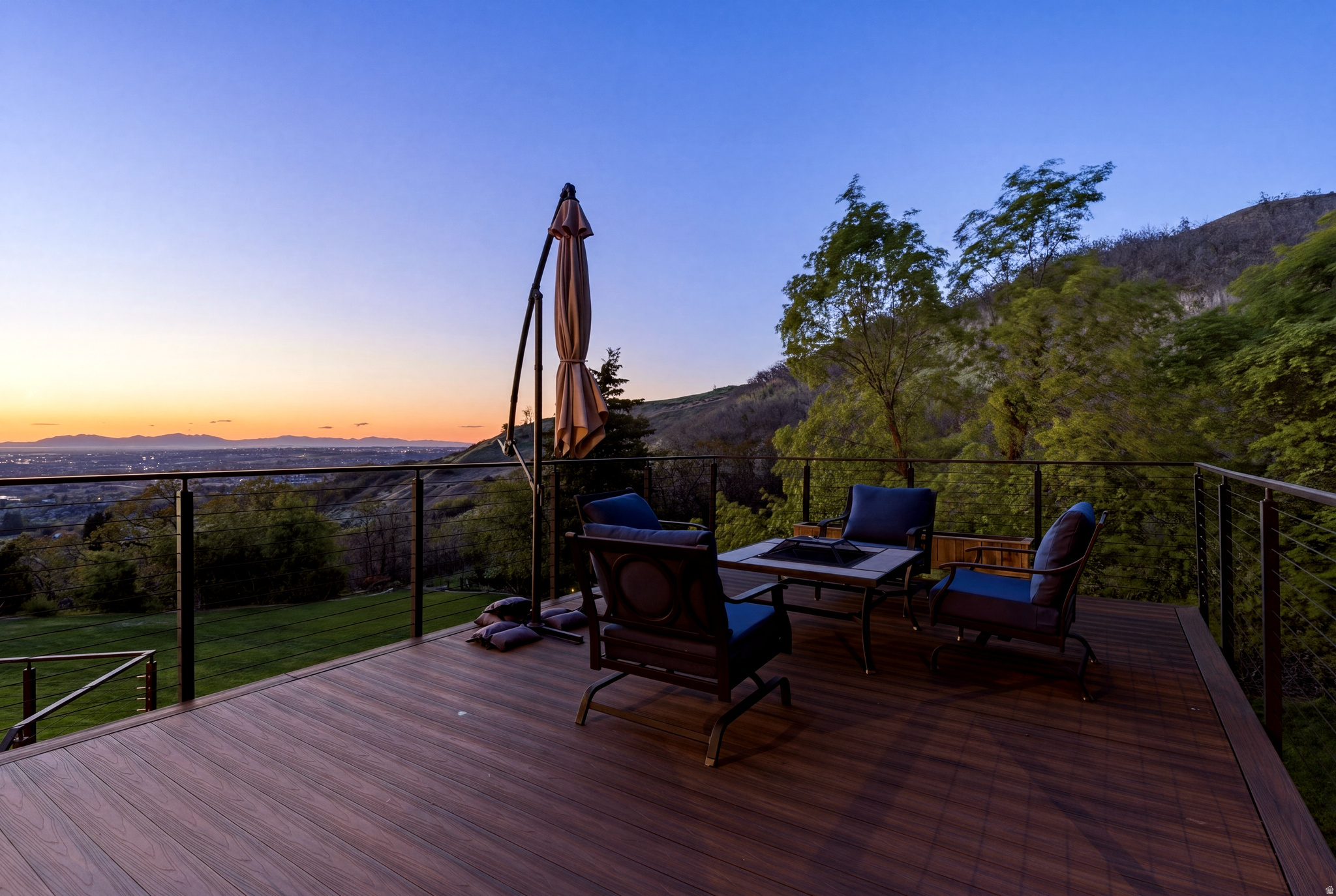 TANGLEWOOD/TWIN PEAK - Residential