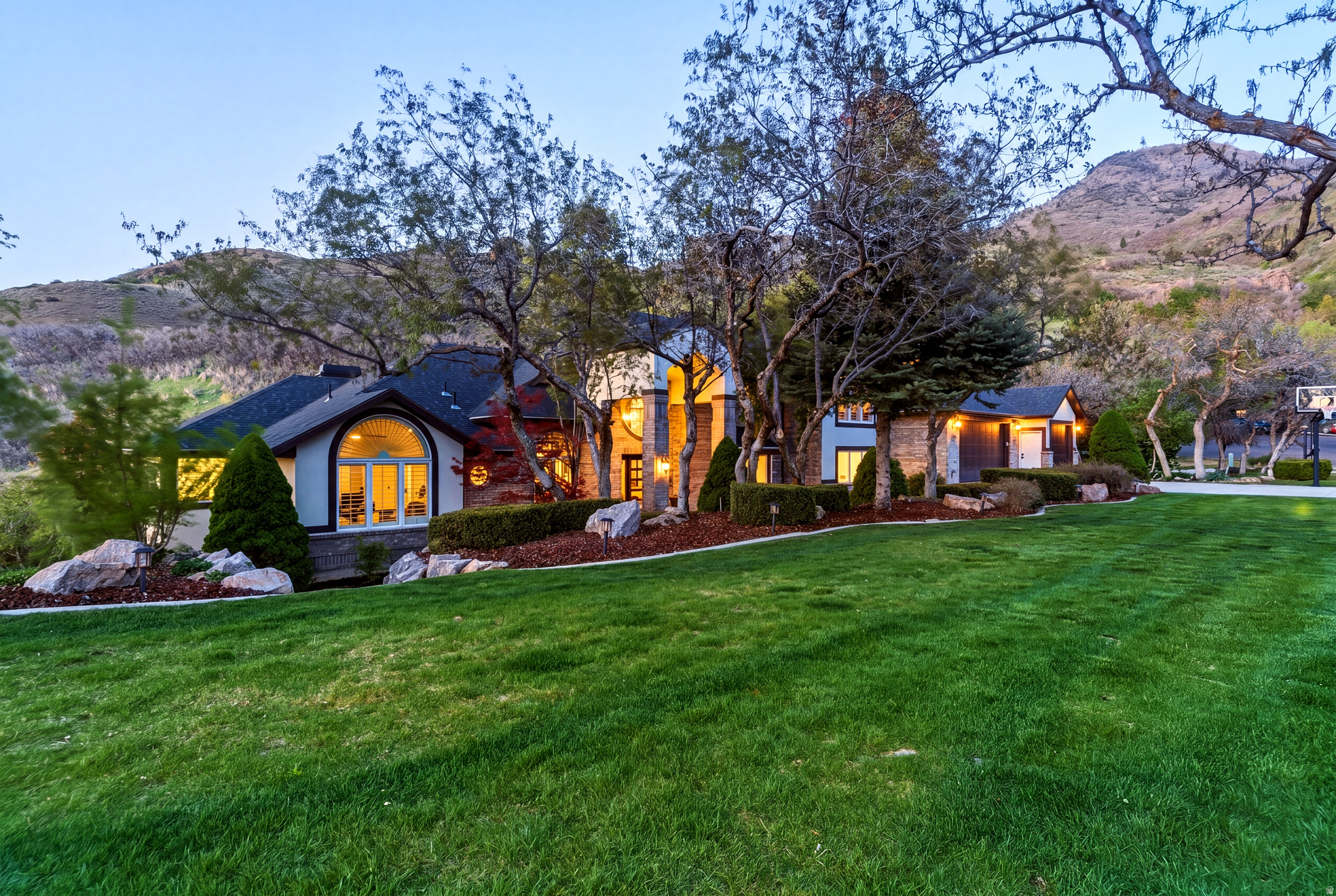 TANGLEWOOD/TWIN PEAK - Residential