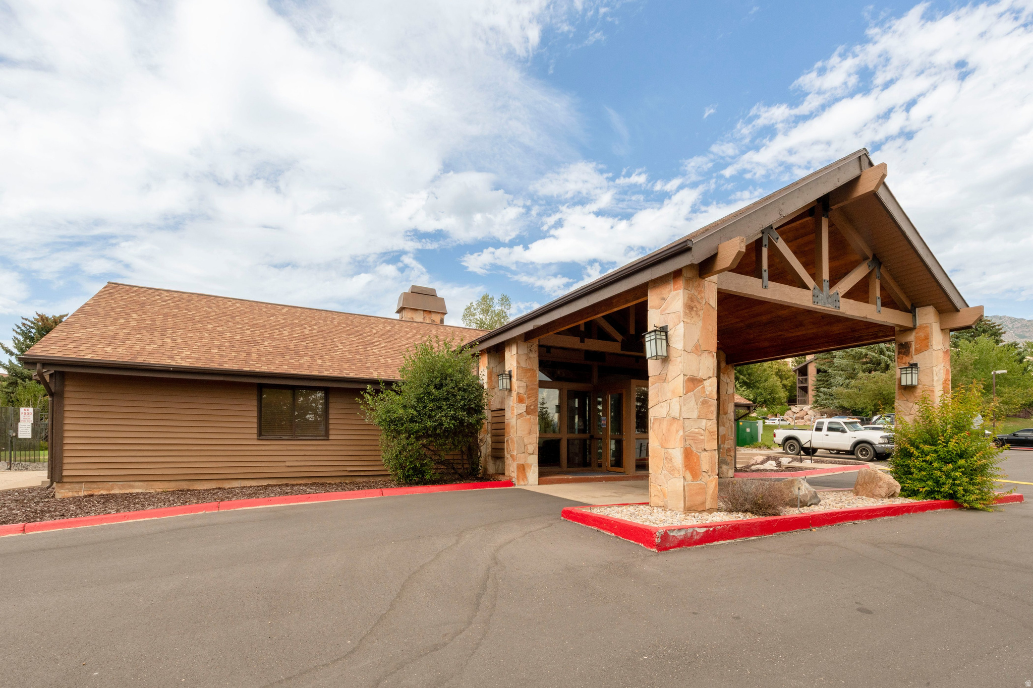 WOLF LODGE CONDOMINI - Residential