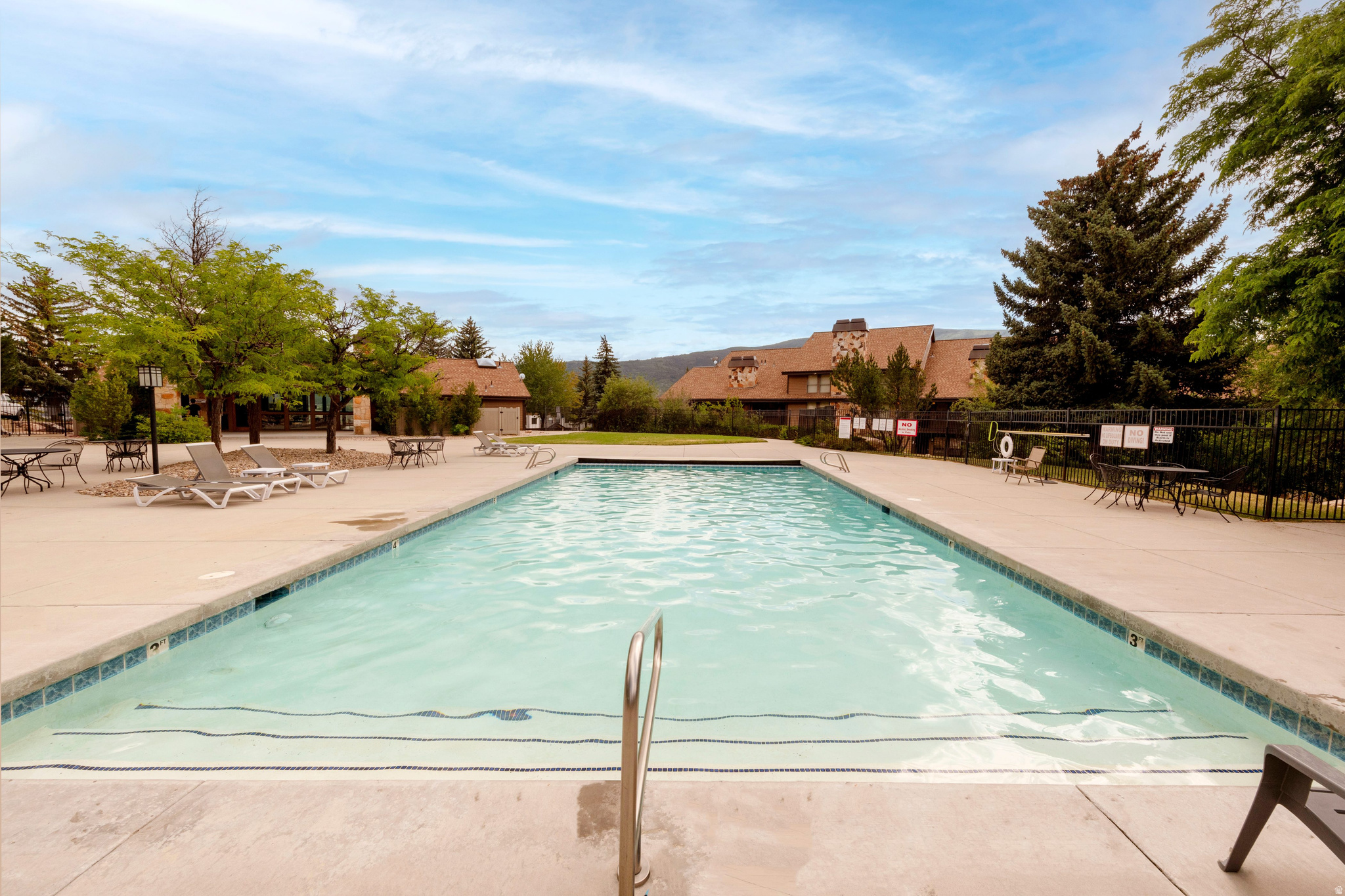 WOLF LODGE CONDOMINI - Residential