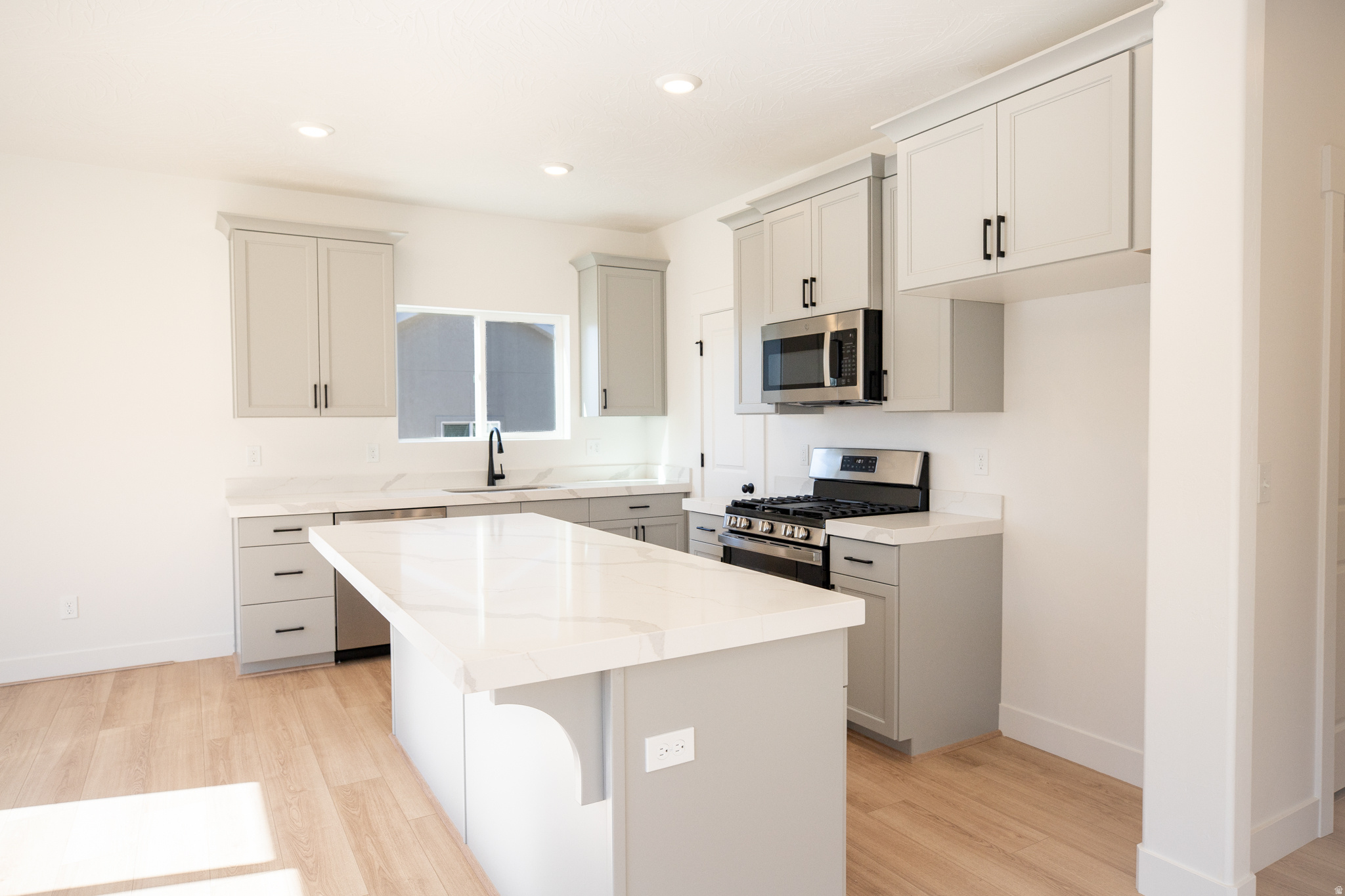 SALEM FIELDS - Residential