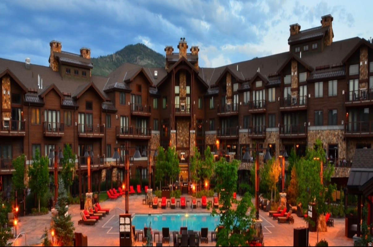 DAKOTA MOUNTAIN LODGE - Residential