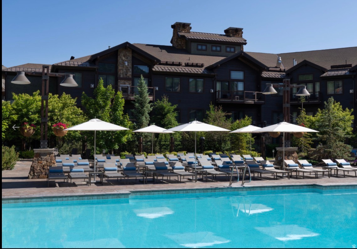 DAKOTA MOUNTAIN LODGE - Residential