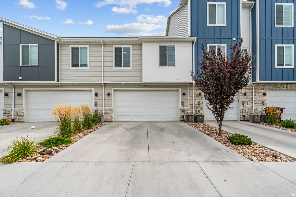 PROMINENCE POINT - Residential