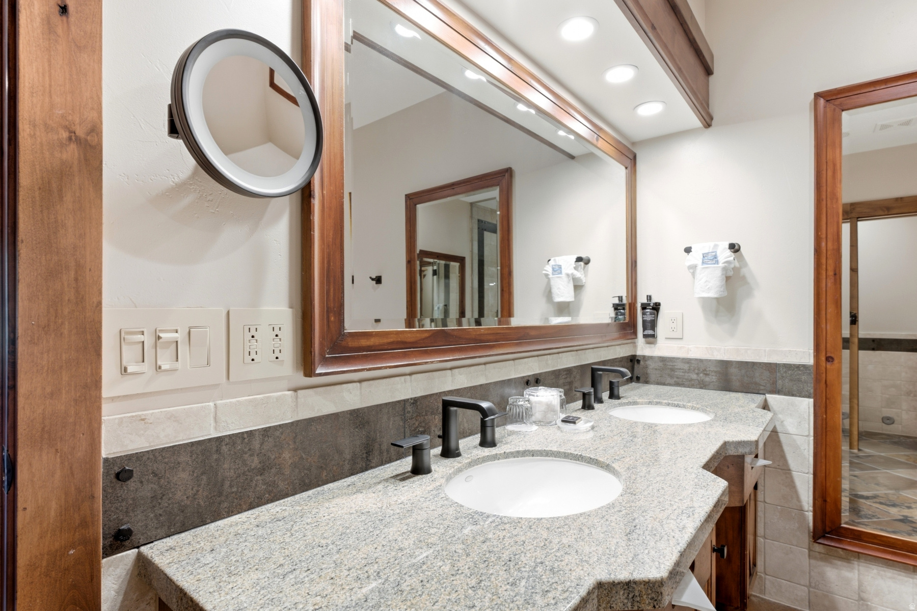 HOTEL PARK CITY - Residential