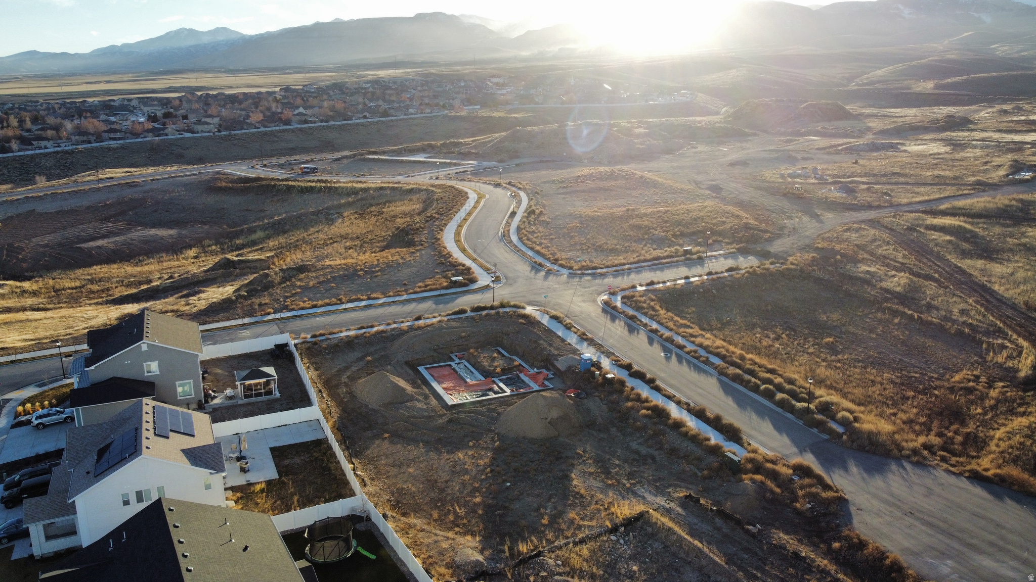 OQUIRRH WEST - Residential