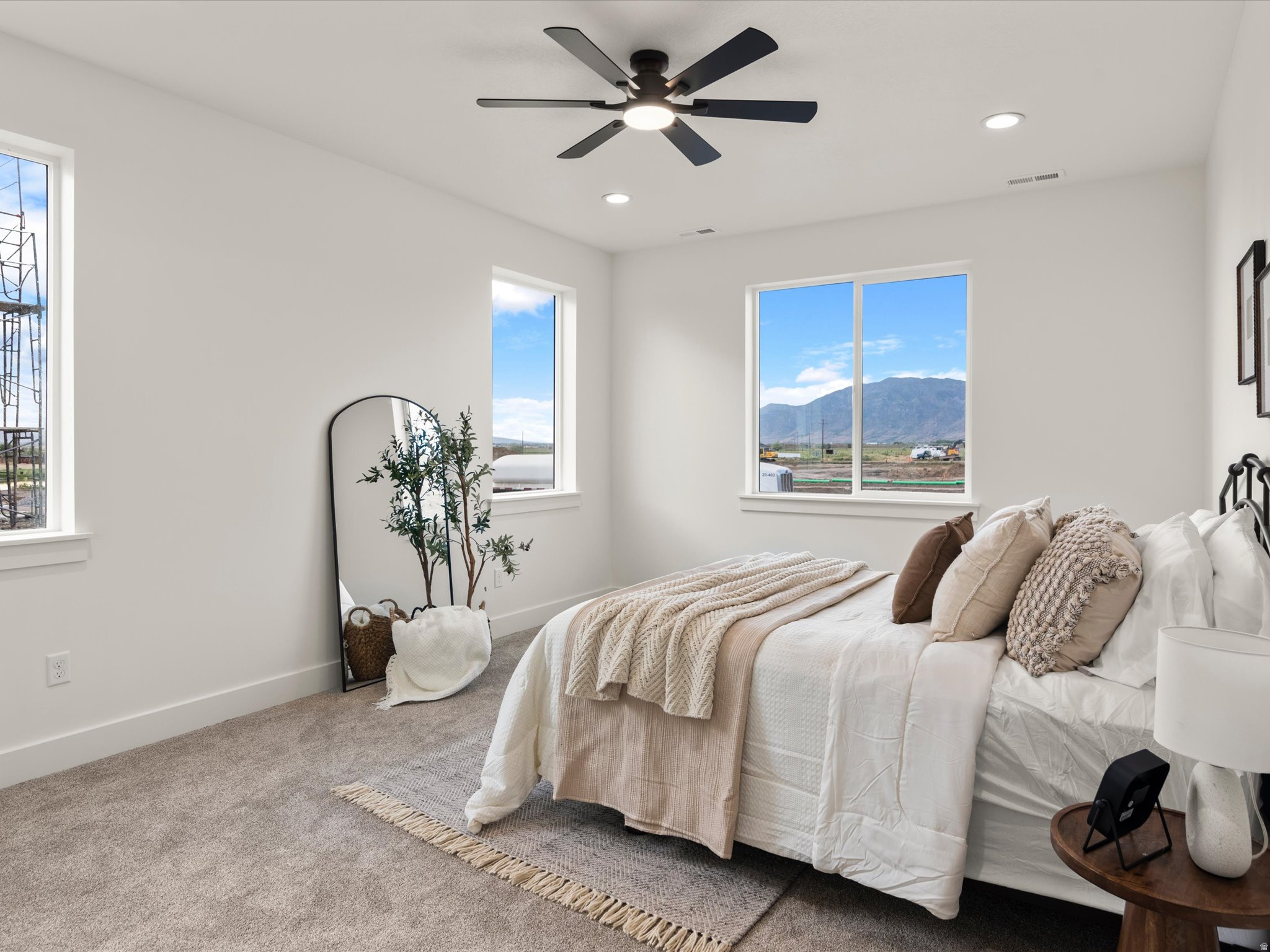 WEST MEADOWS - Residential