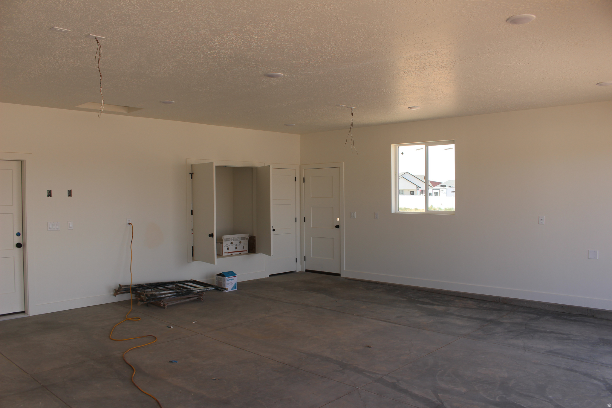 VALLEY GATE ESTATES - Residential