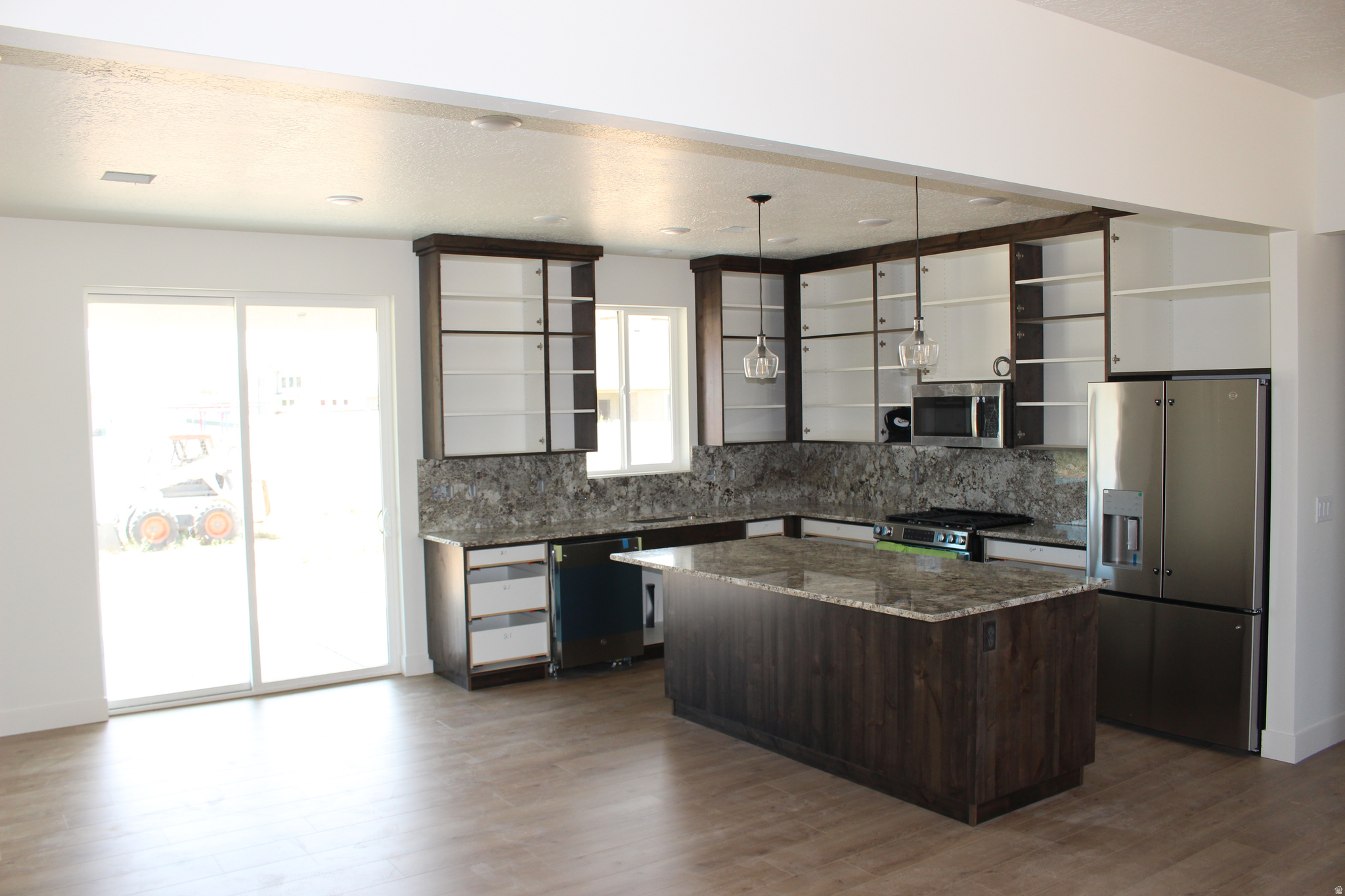 VALLEY GATE ESTATES - Residential