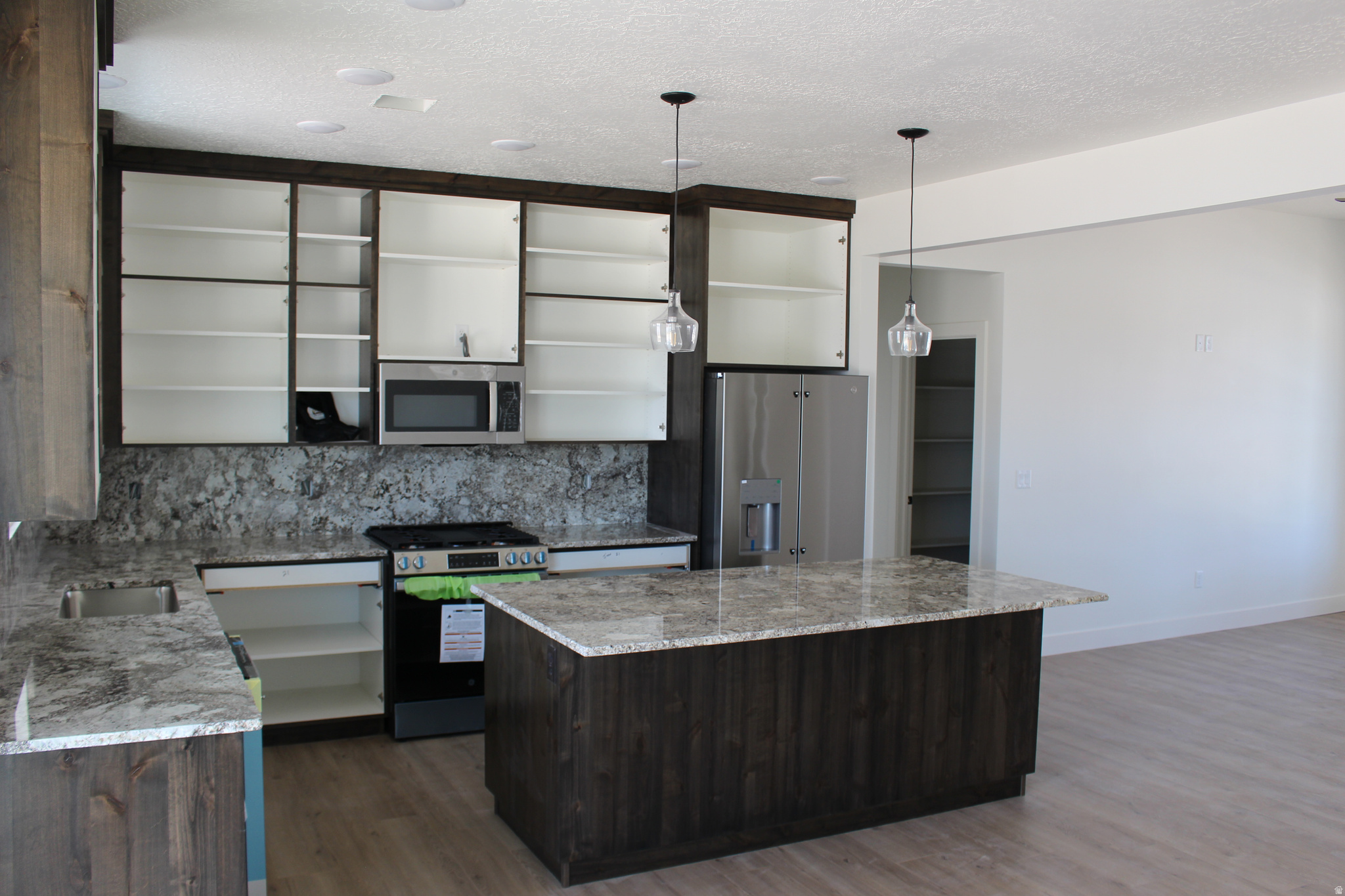 VALLEY GATE ESTATES - Residential