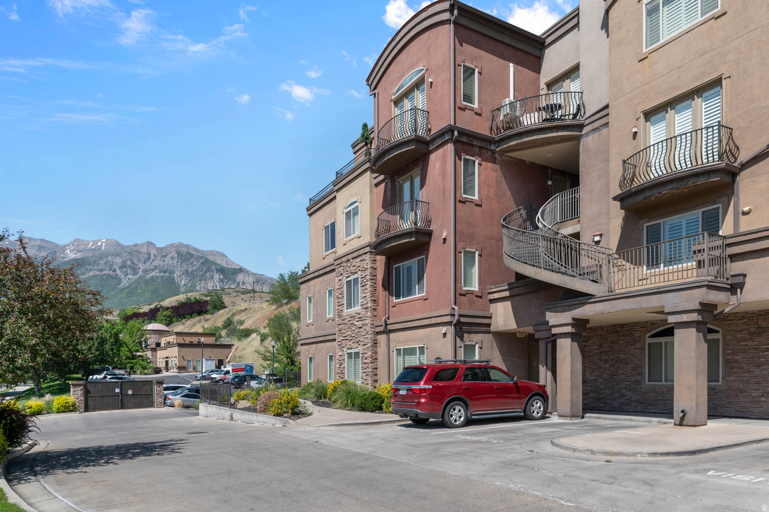 ARBORS ON THE AVENUE - Residential