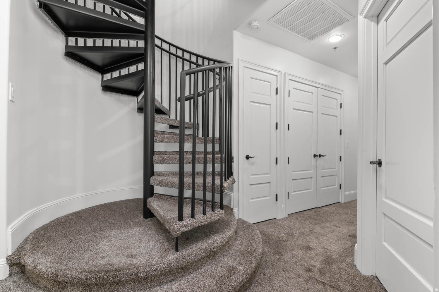 ARBORS ON THE AVENUE - Residential