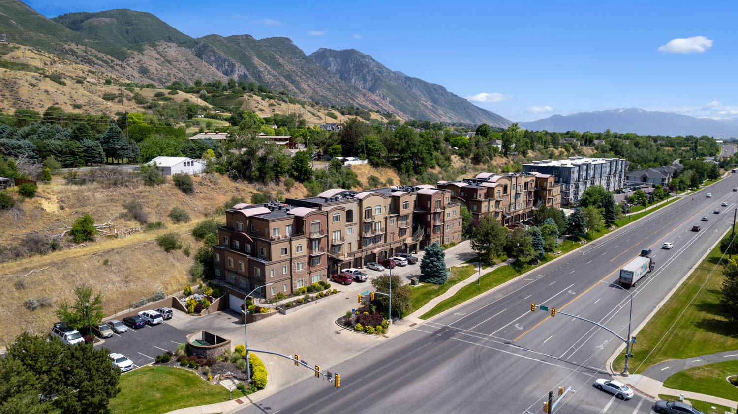 ARBORS ON THE AVENUE - Residential