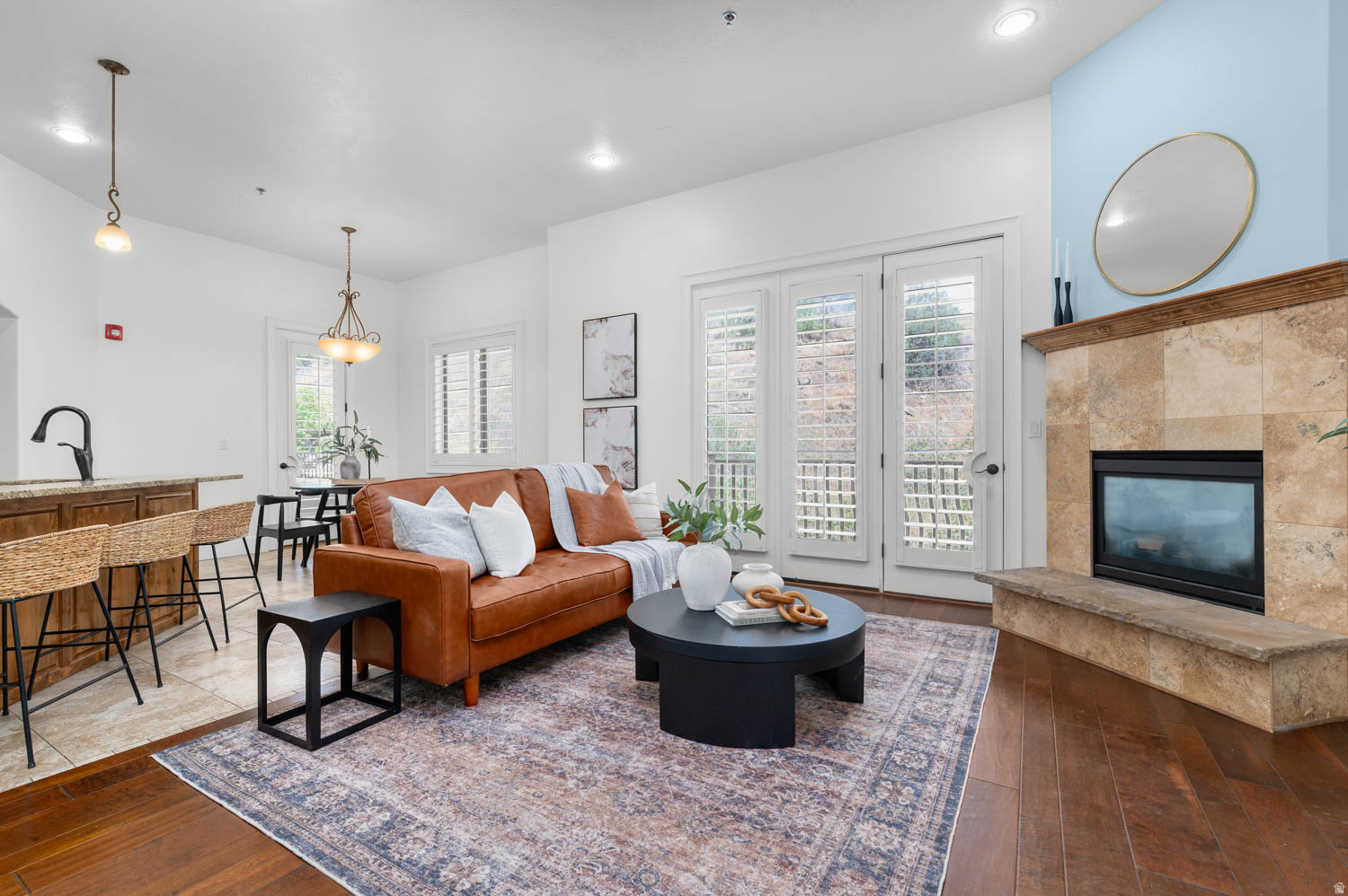 ARBORS ON THE AVENUE - Residential