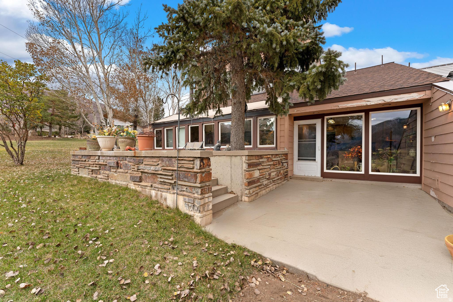 JUNIPER AT CANYON MEADOWS - Residential