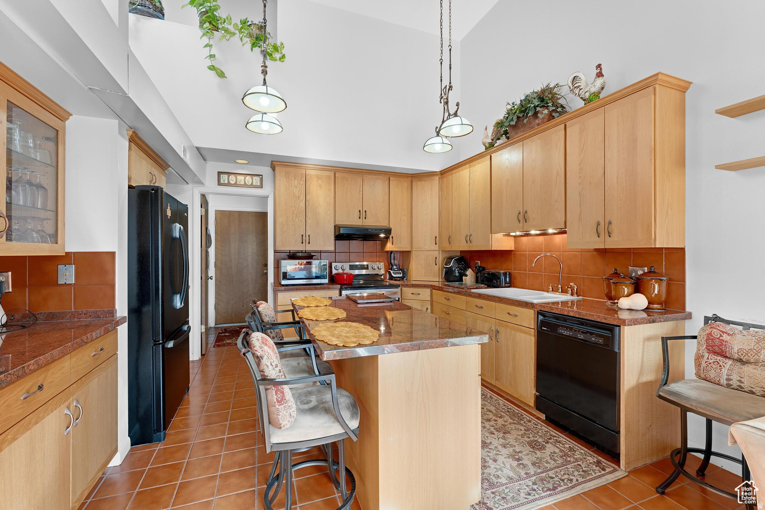 JUNIPER AT CANYON MEADOWS - Residential