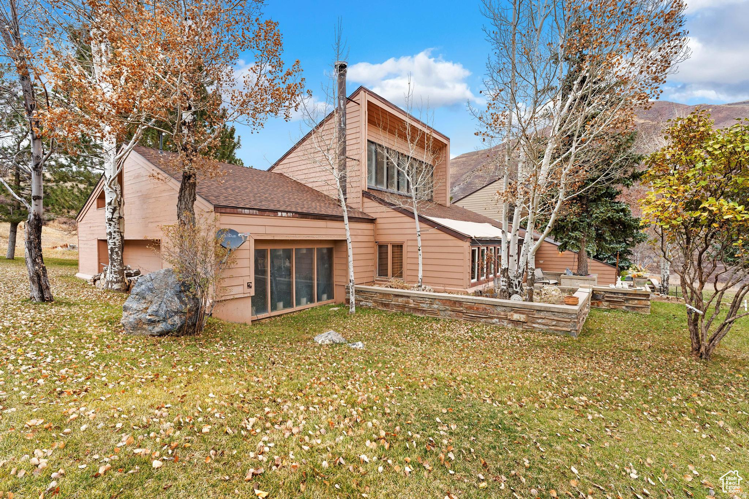 JUNIPER AT CANYON MEADOWS - Residential