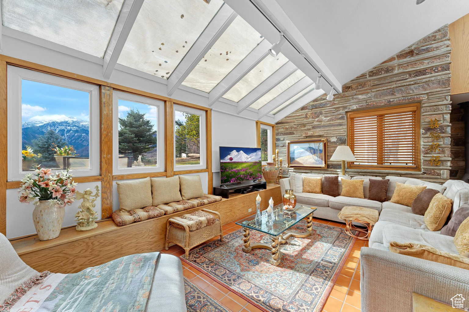 JUNIPER AT CANYON MEADOWS - Residential