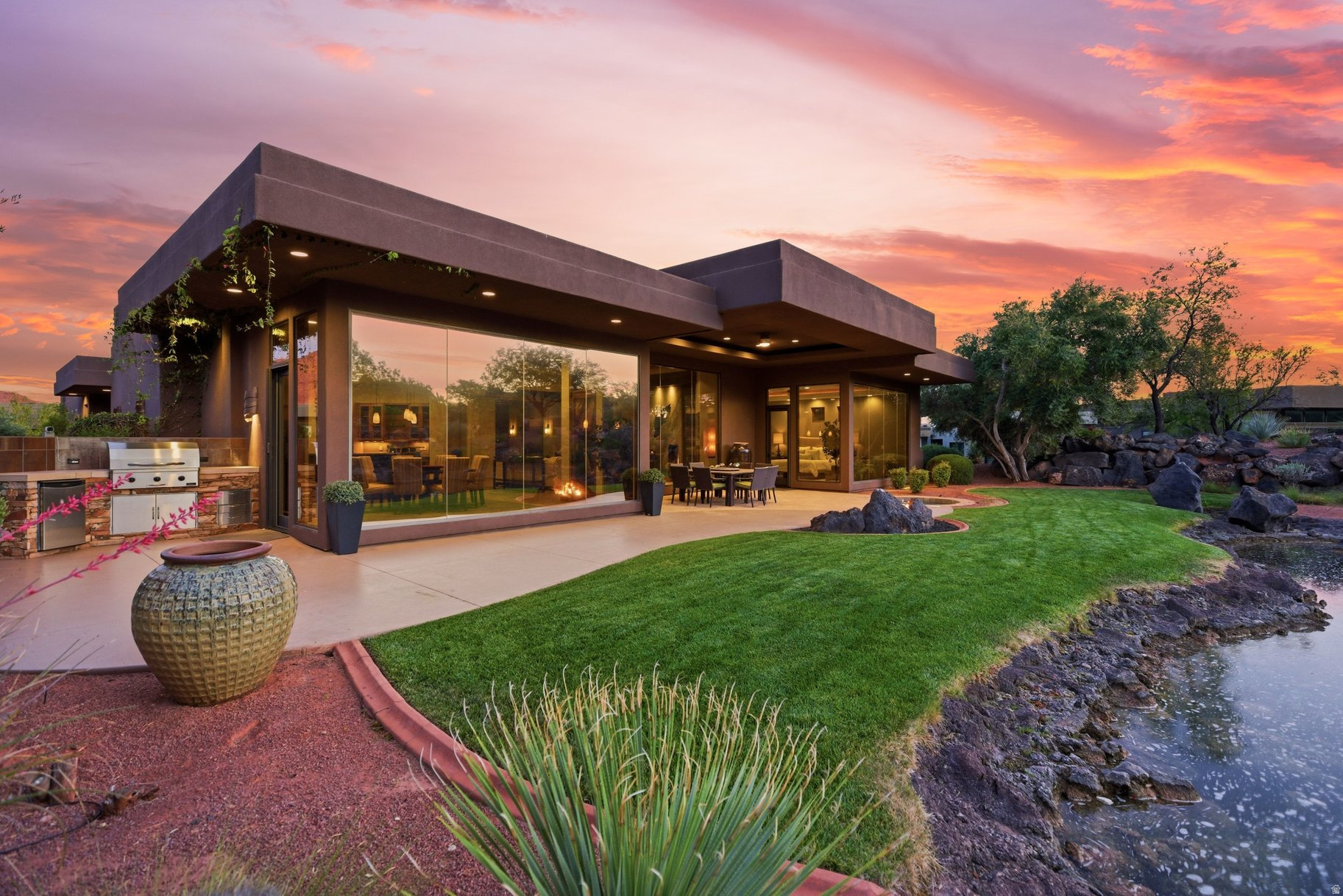 THE RESERVE OF ENTRADA - Residential