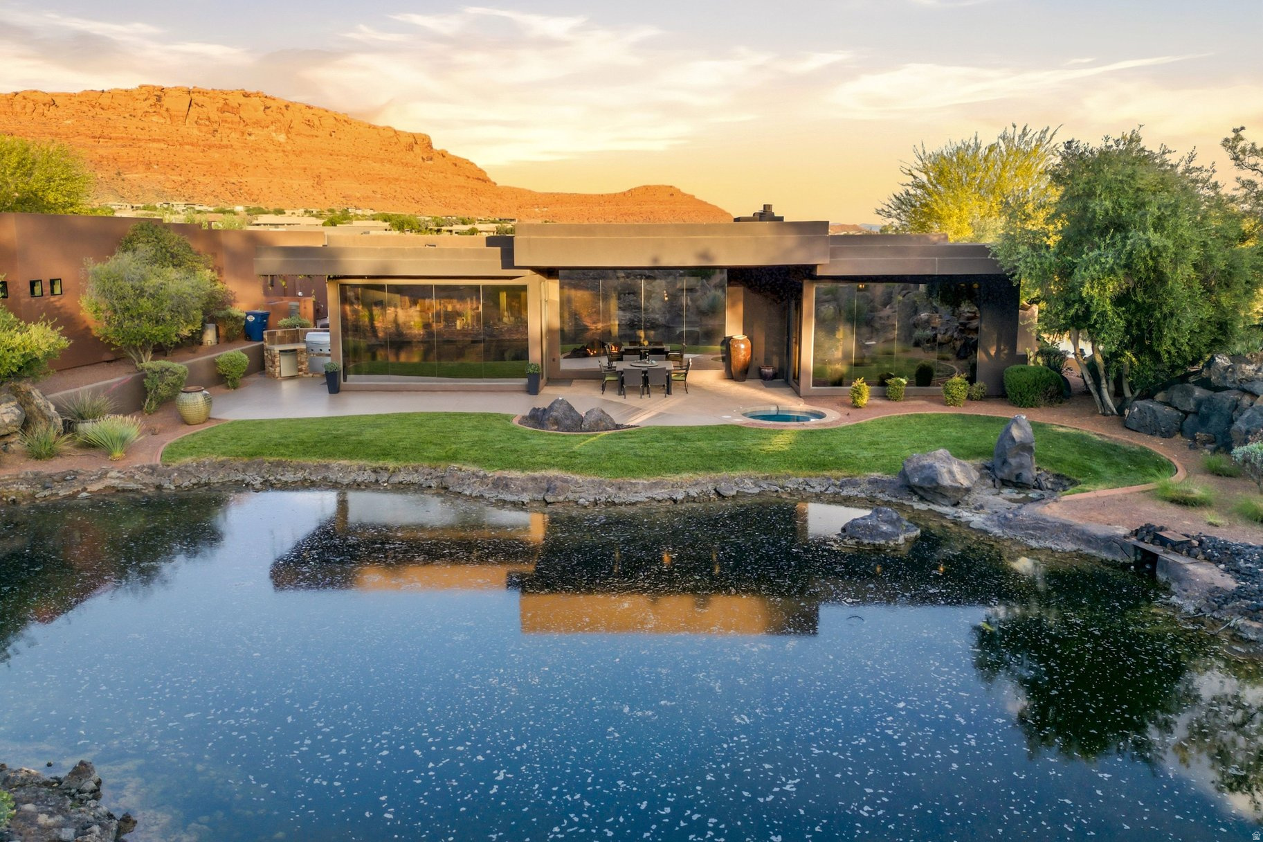 THE RESERVE OF ENTRADA - Residential