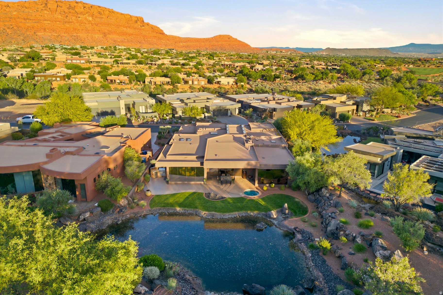 THE RESERVE OF ENTRADA - Residential