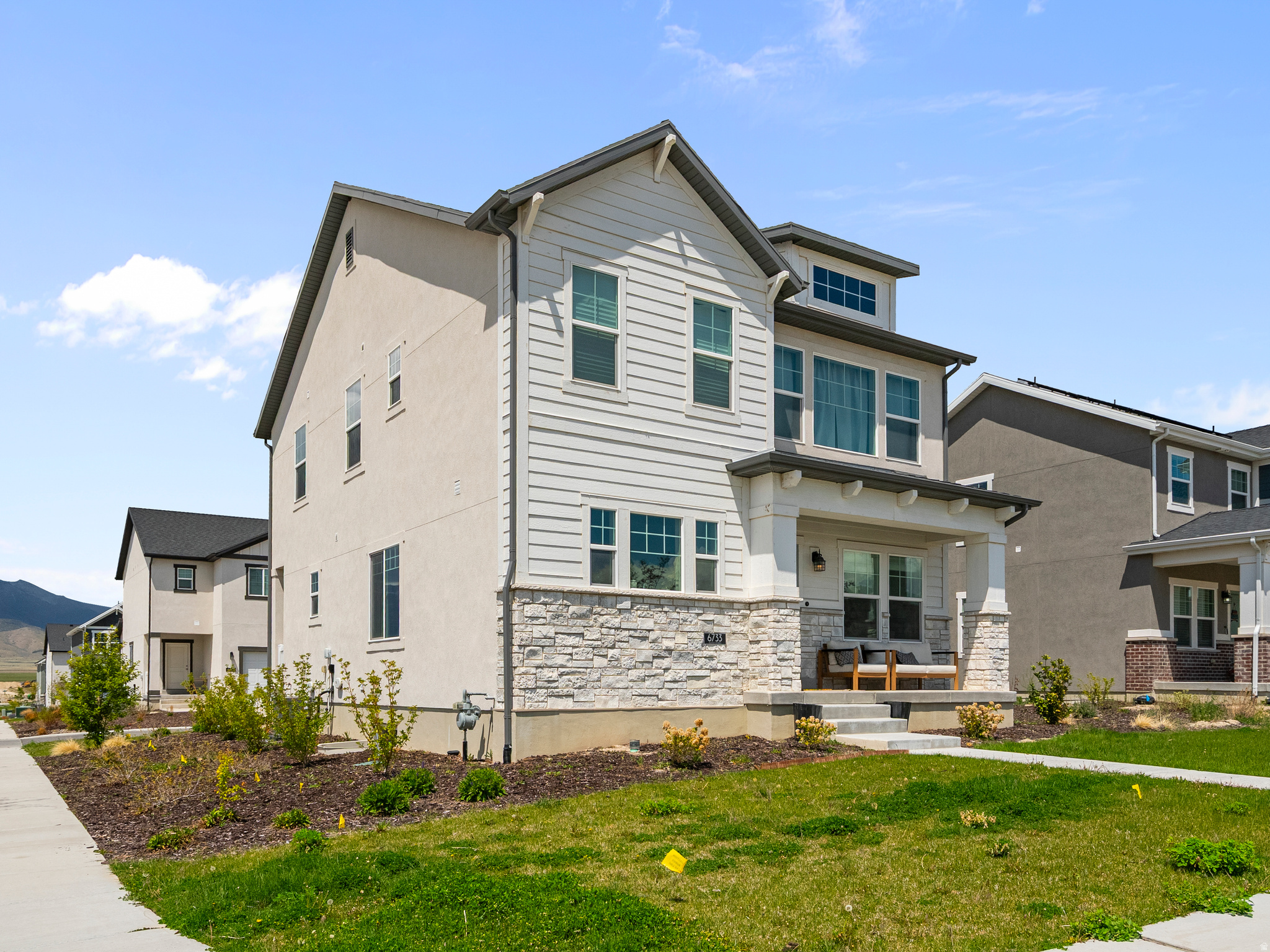 OVERLAND COMMUNITY - Residential