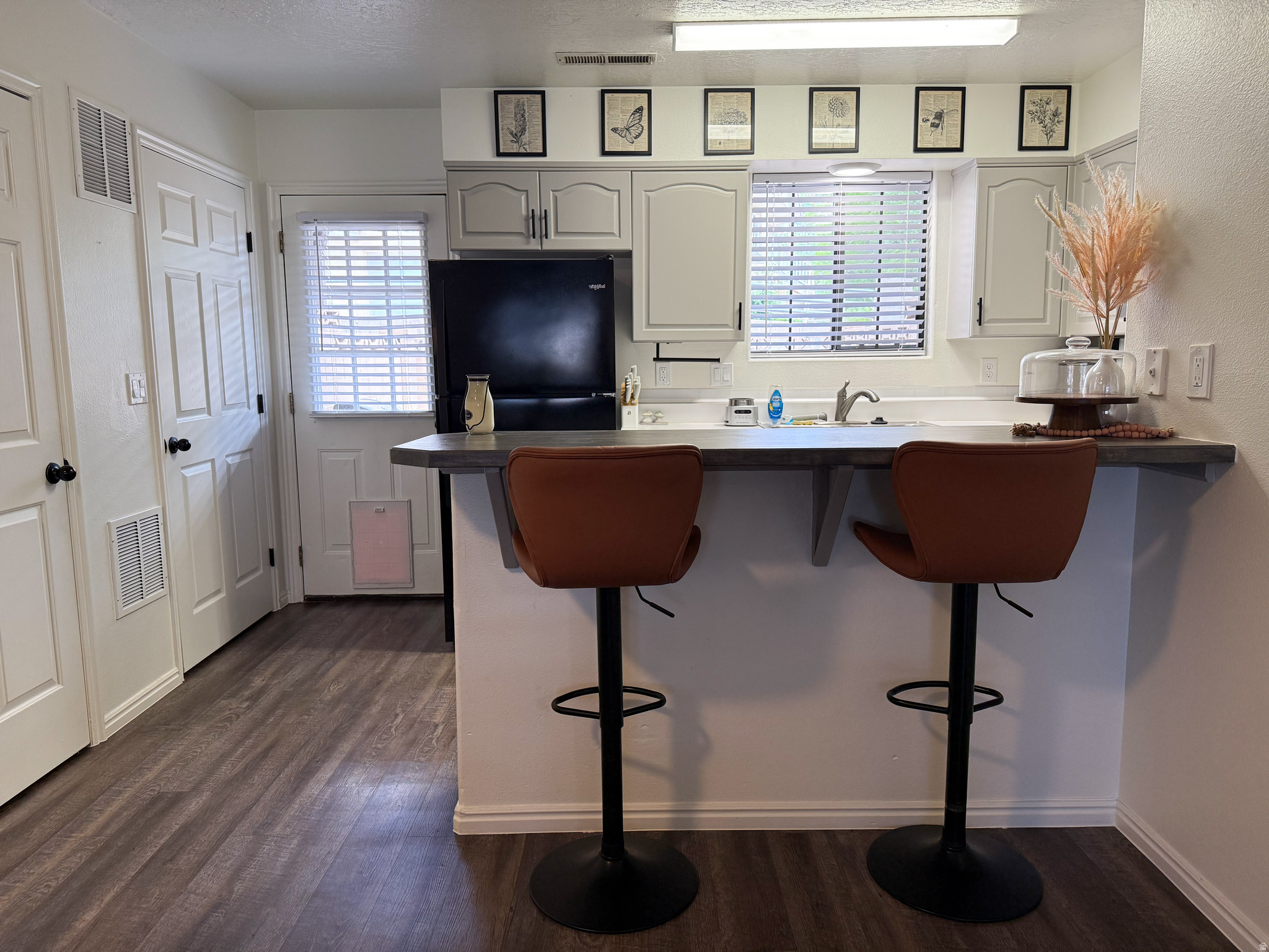 COLOR VIEW TOWNHOMES - Residential