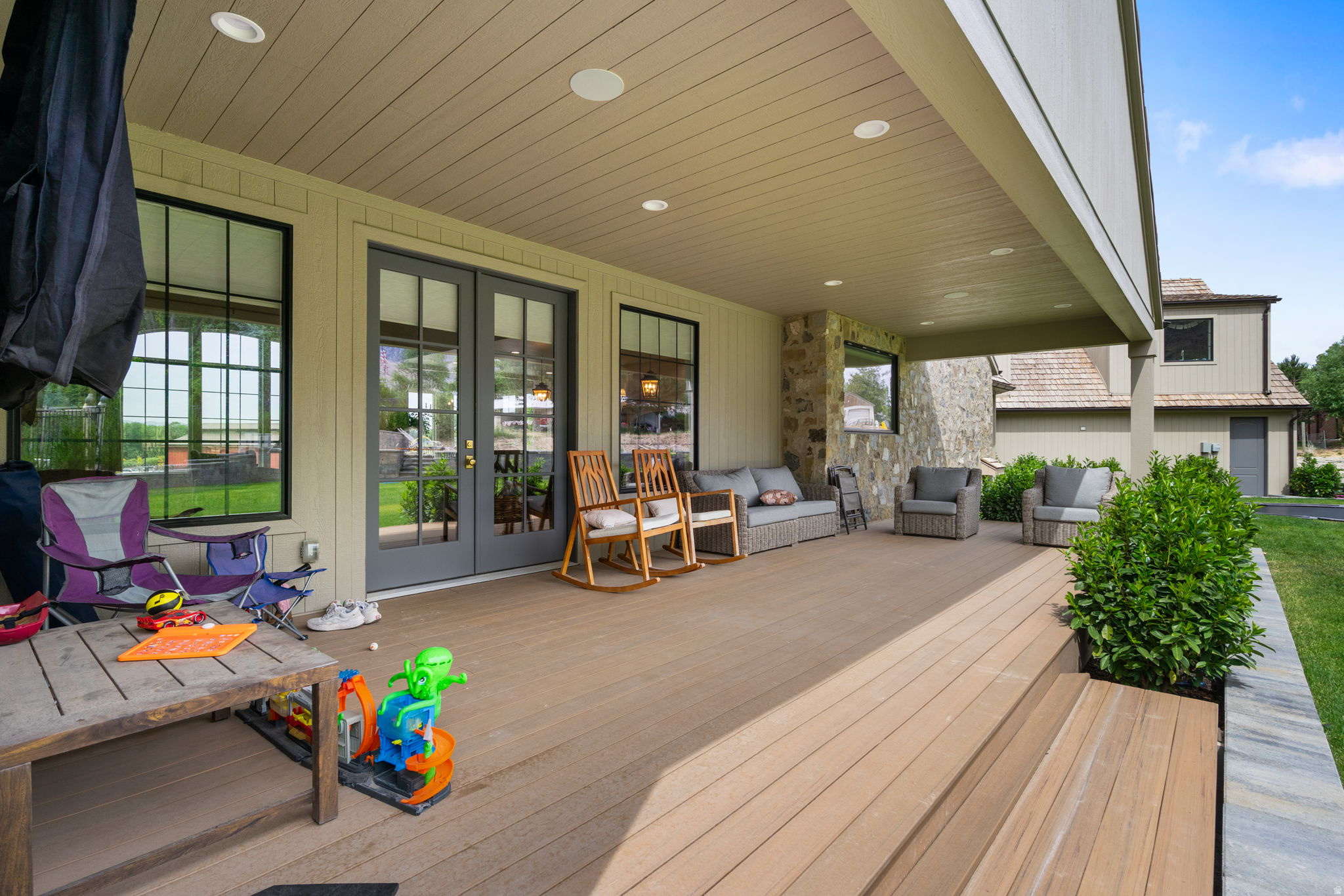 PINE MEADOWS - Residential